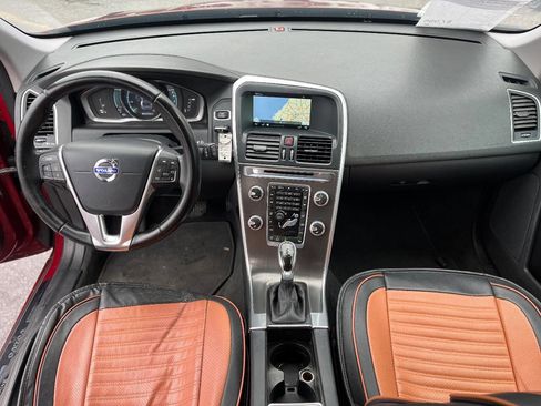 Used 2016 Volvo XC60 T5 Premier w/ Proximity Package image 22