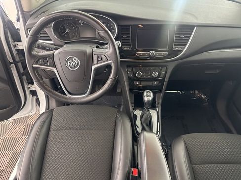 Used 2022 Buick Encore Preferred w/ Safety Package II image 27