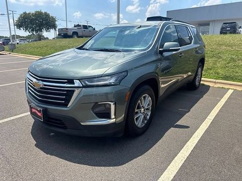 Used 2023 Chevrolet Traverse LT AWD/4WD image 1