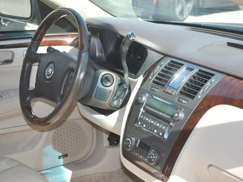 Used 2008 Cadillac DTS FWD image 23