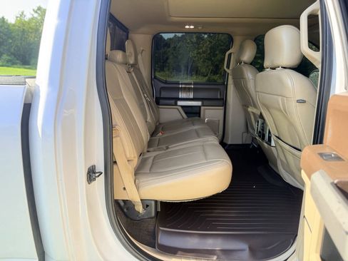 Used 2018 Ford F150 Lariat w/ Equipment Group 502A Luxury AWD/4WD image 18