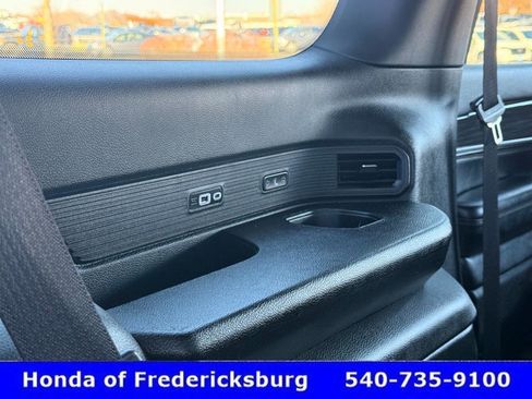 Used 2024 Jeep Wagoneer L Series II w/ Flexible Seating Group image 28
