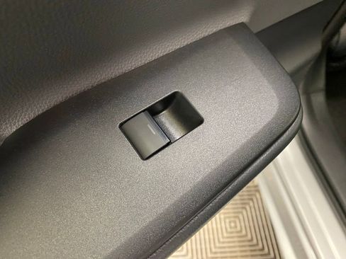 Used 2025 Toyota Prius LE image 20