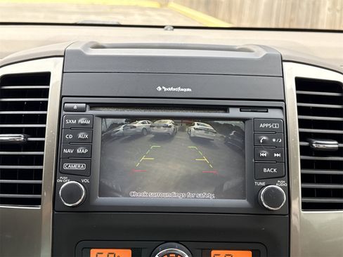 Used 2019 Nissan Frontier SL image 17