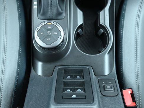 Used 2022 Ford Bronco Outer Banks w/ Sasquatch Package image 21