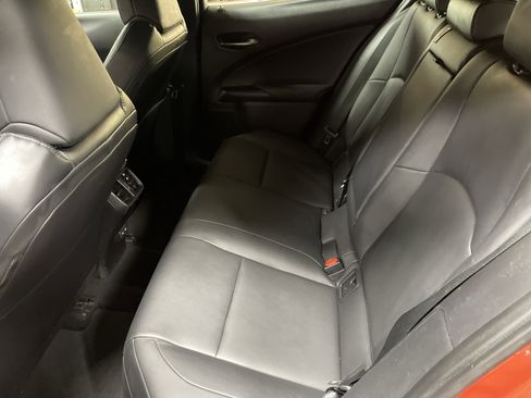 Used 2022 Lexus UX 200 w/ Accessory Package (Z2) image 32