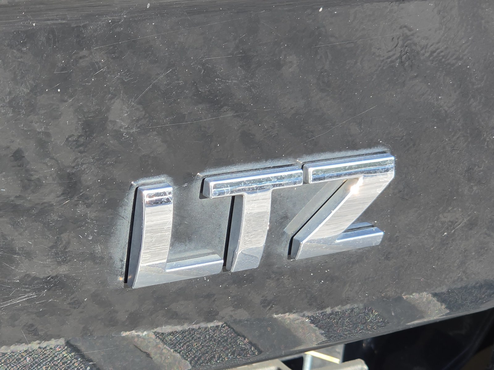 Used 2015 Chevrolet Silverado 1500 LTZ Z71 w/ LTZ Plus Package AWD/4WD image 8