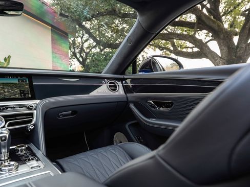 Certified 2026 Bentley Flying Spur Plug-In Hybrid AWD/4WD image 36