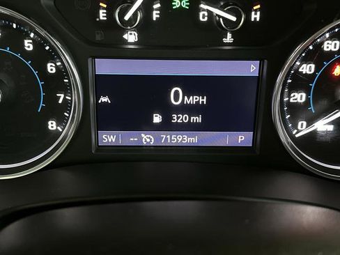 Used 2022 Buick Enclave Essence image 6