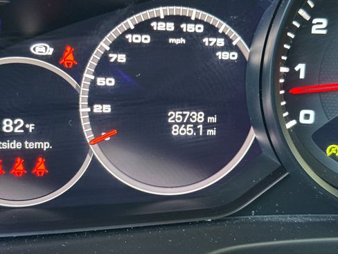 Used 2023 Porsche Panamera image 23