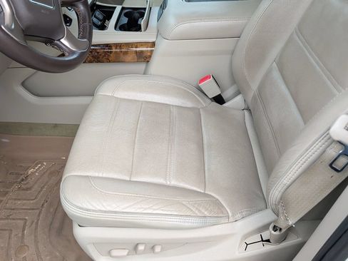 Used 2015 GMC Yukon Denali w/ Touring Package AWD/4WD image 16