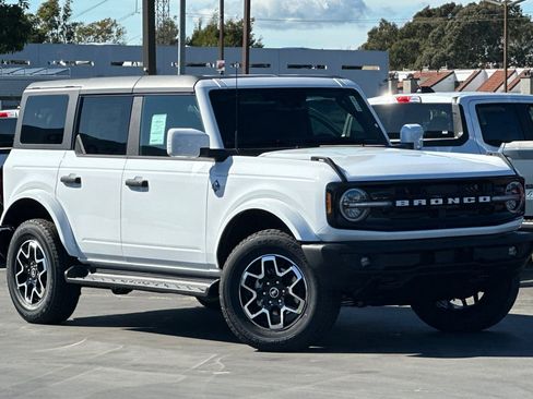 New 2026 Ford Bronco Outer Banks image 2