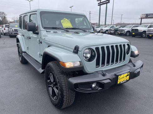 Used 2023 Jeep Wrangler Unlimited Sahara image 2
