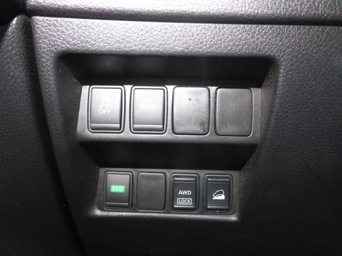 Used 2016 Nissan Rogue SV w/ SV Moonroof Package AWD/4WD image 19