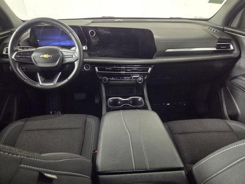 Used 2024 Chevrolet Traverse LT AWD/4WD image 28