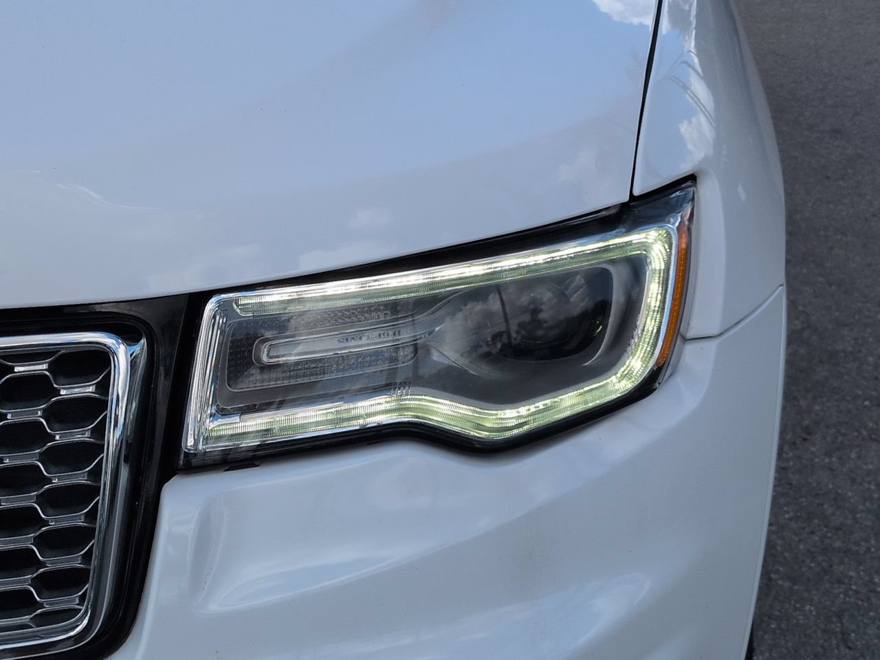 Used 2017 Jeep Grand Cherokee Overland AWD/4WD image 10