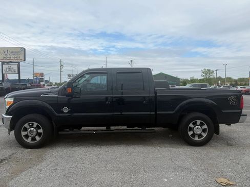 Used 2011 Ford F250 Lariat w/ Lariat Interior Pkg AWD/4WD image 2