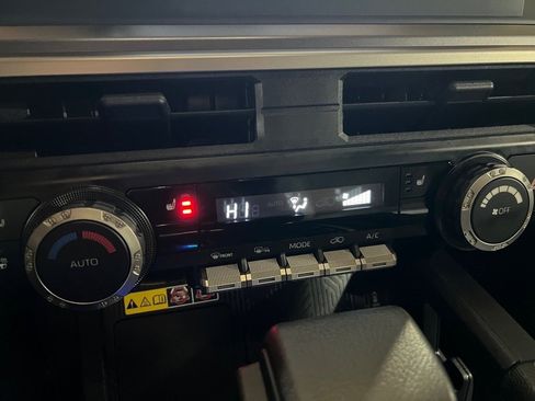 Used 2025 Toyota 4Runner TRD Off-Road image 36