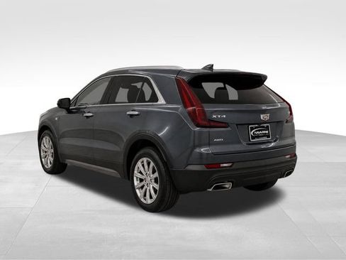 Used 2021 Cadillac XT4 Luxury w/ Cold Weather Package FWD image 5