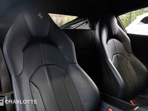 Used 2021 Ferrari F8 Tributo image 32