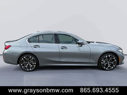 Used 2025 BMW 330i Sedan image 4
