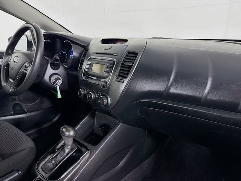 Used 2017 Kia Forte LX image 27