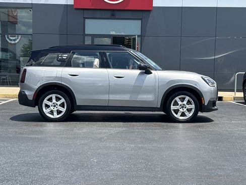 Used 2025 MINI Cooper Countryman S AWD/4WD image 2
