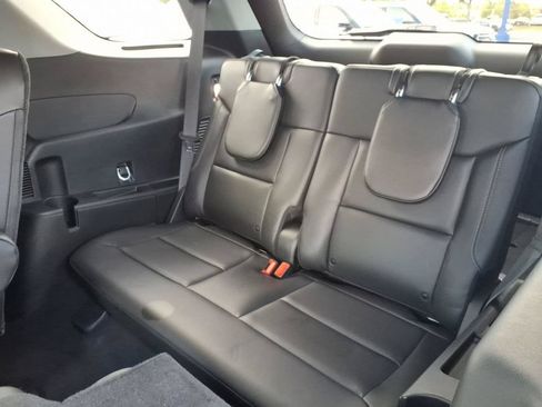 Used 2024 Ford Explorer XLT w/ Equipment Group 202A AWD/4WD image 11