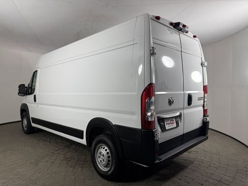 Used 2024 RAM ProMaster 2500 w/ Premium Convenience Group image 5