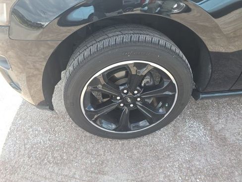 Used 2022 Ford Expedition Limited AWD/4WD image 6