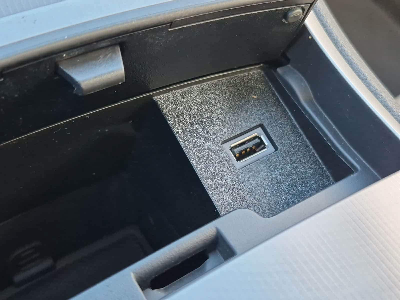 Used 2017 Lincoln MKZ Select FWD image 32