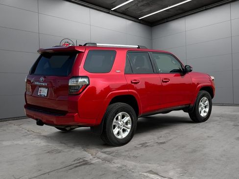 Certified 2020 Toyota 4Runner SR5 Premium AWD/4WD image 5