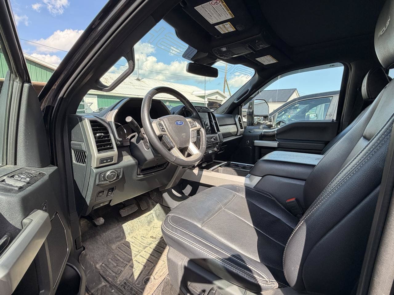 Used 2022 Ford F250 Lariat w/ Black Appearance Package AWD/4WD image 2