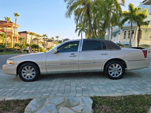 Used 2003 Lincoln Town Car Cartier image 34
