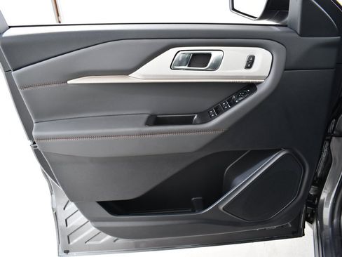 New 2025 Ford Explorer Active w/ Active Comfort Package image 26