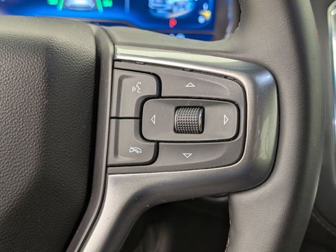 Used 2023 Chevrolet Suburban Z71 w/ Luxury Package image 24