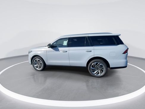 New 2025 Lincoln Navigator Reserve image 6