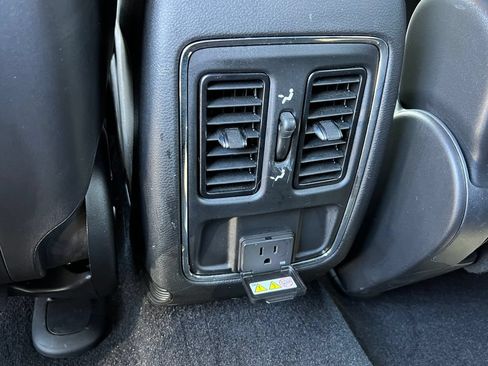 Used 2021 Jeep Grand Cherokee Laredo X AWD/4WD image 13