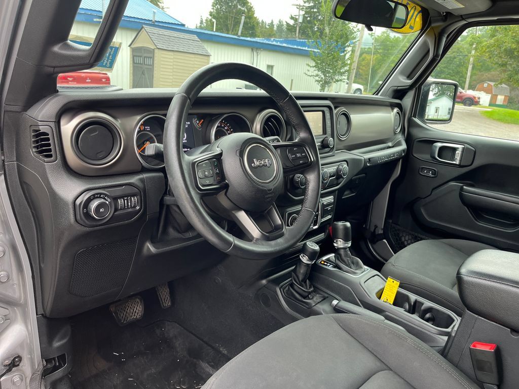 Used 2018 Jeep Wrangler Unlimited Sport S AWD/4WD image 13