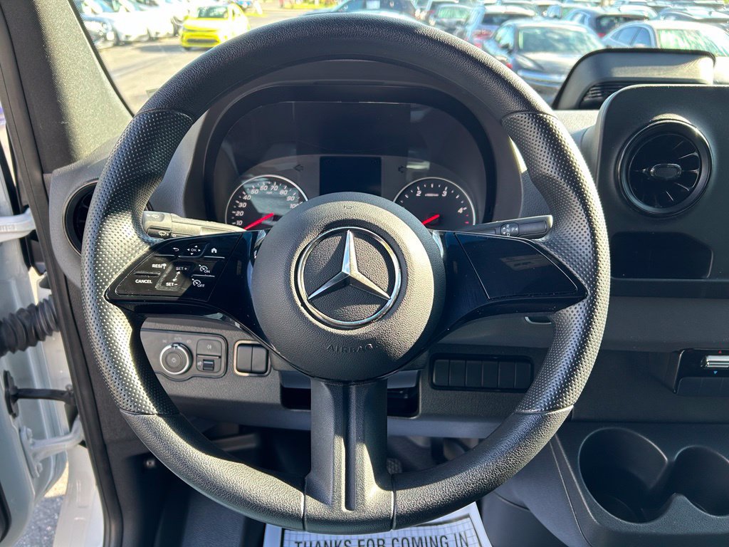 Used 2025 Mercedes-Benz Sprinter 2500 image 21