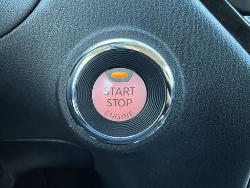 Used 2015 Nissan Pathfinder S image 33