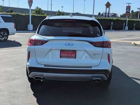 Used 2021 INFINITI QX50 Essential w/ Convenience Package image 9