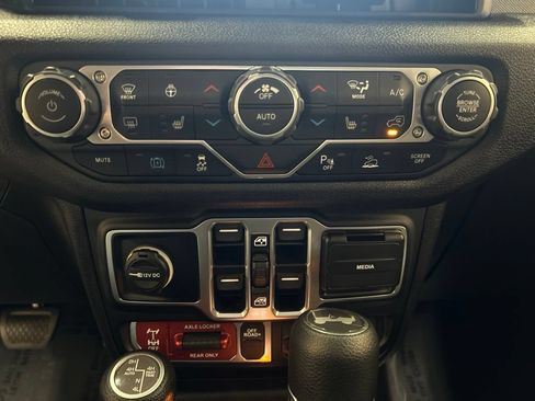 Used 2025 Jeep Wrangler Unlimited Sport S 4xe AWD/4WD image 22