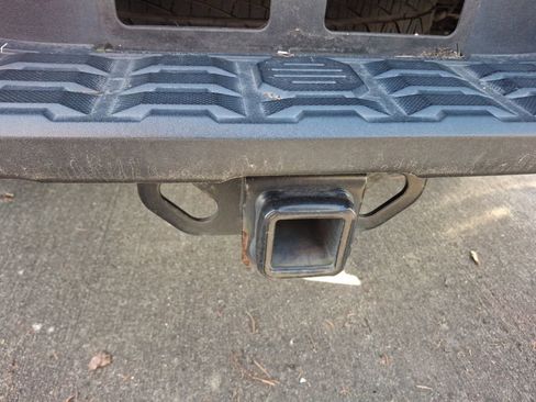 Used 2017 Toyota Tacoma TRD Sport w/ Premium & Technology Package image 9