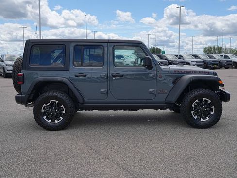 Used 2025 Jeep Wrangler Unlimited Rubicon AWD/4WD image 5