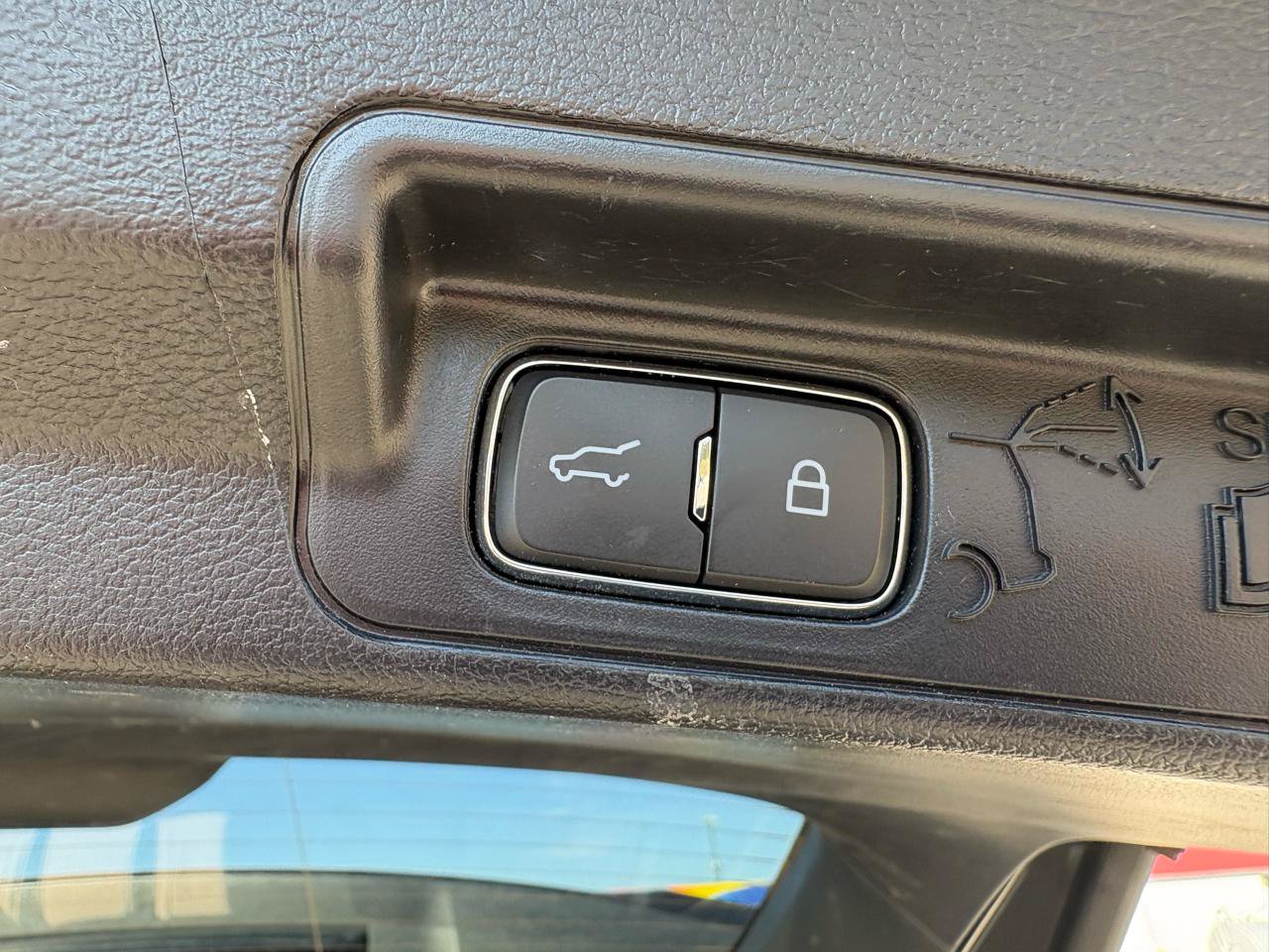 Certified 2022 Ford Explorer XLT RWD image 57