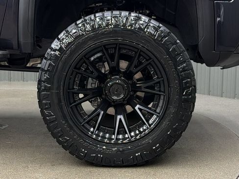 Used 2026 GMC Sierra 2500 AT4 w/ AT4 Premium Plus Package AWD/4WD image 9