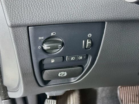 Used 2011 Volvo XC90 3.2 R-Design AWD/4WD image 11