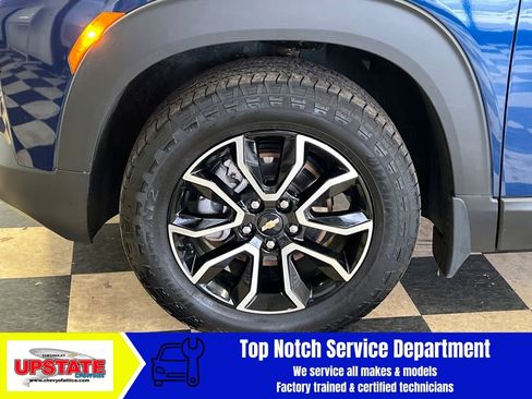 Used 2023 Chevrolet TrailBlazer ACTIV w/ Sun and Liftgate Package image 5