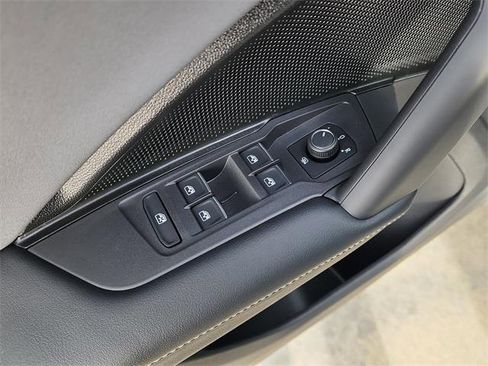 New 2026 Volkswagen Tiguan SE image 11